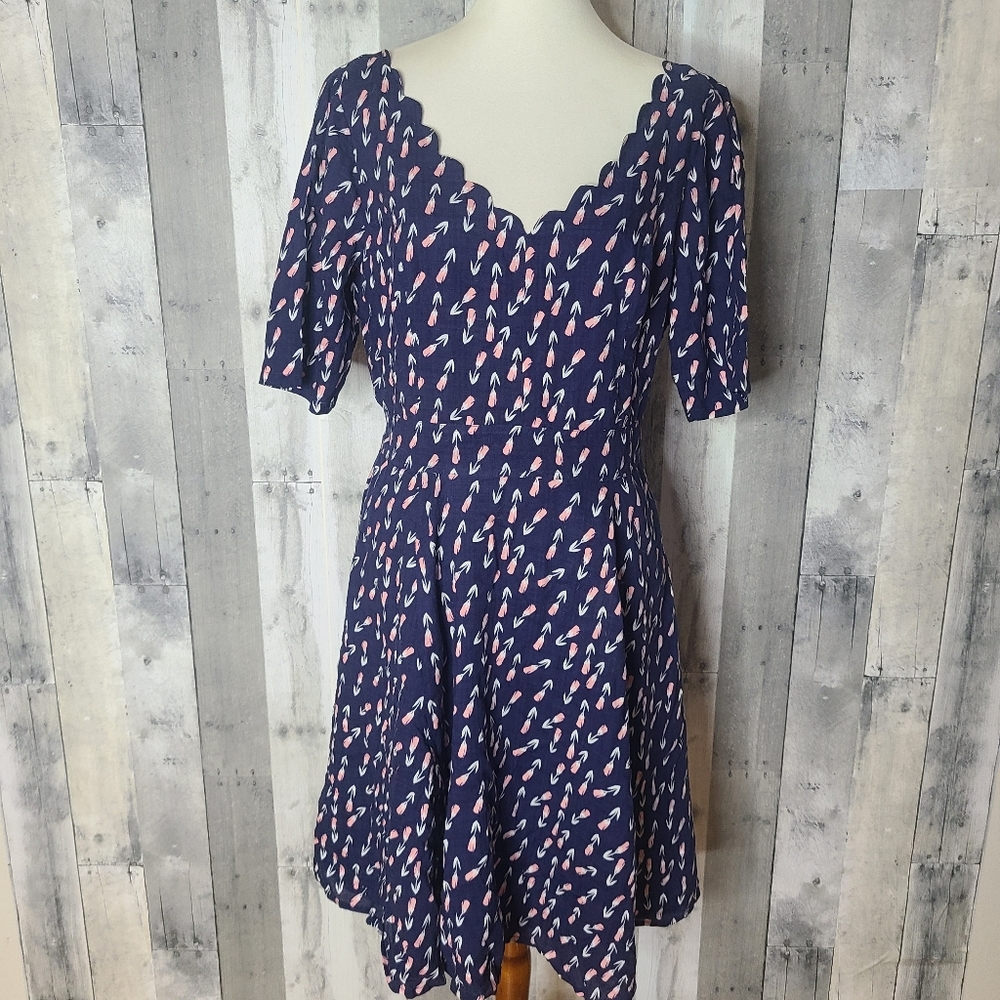 Eshakti XL Size 16 Scallop Neckline Navy Tulip Print Dress